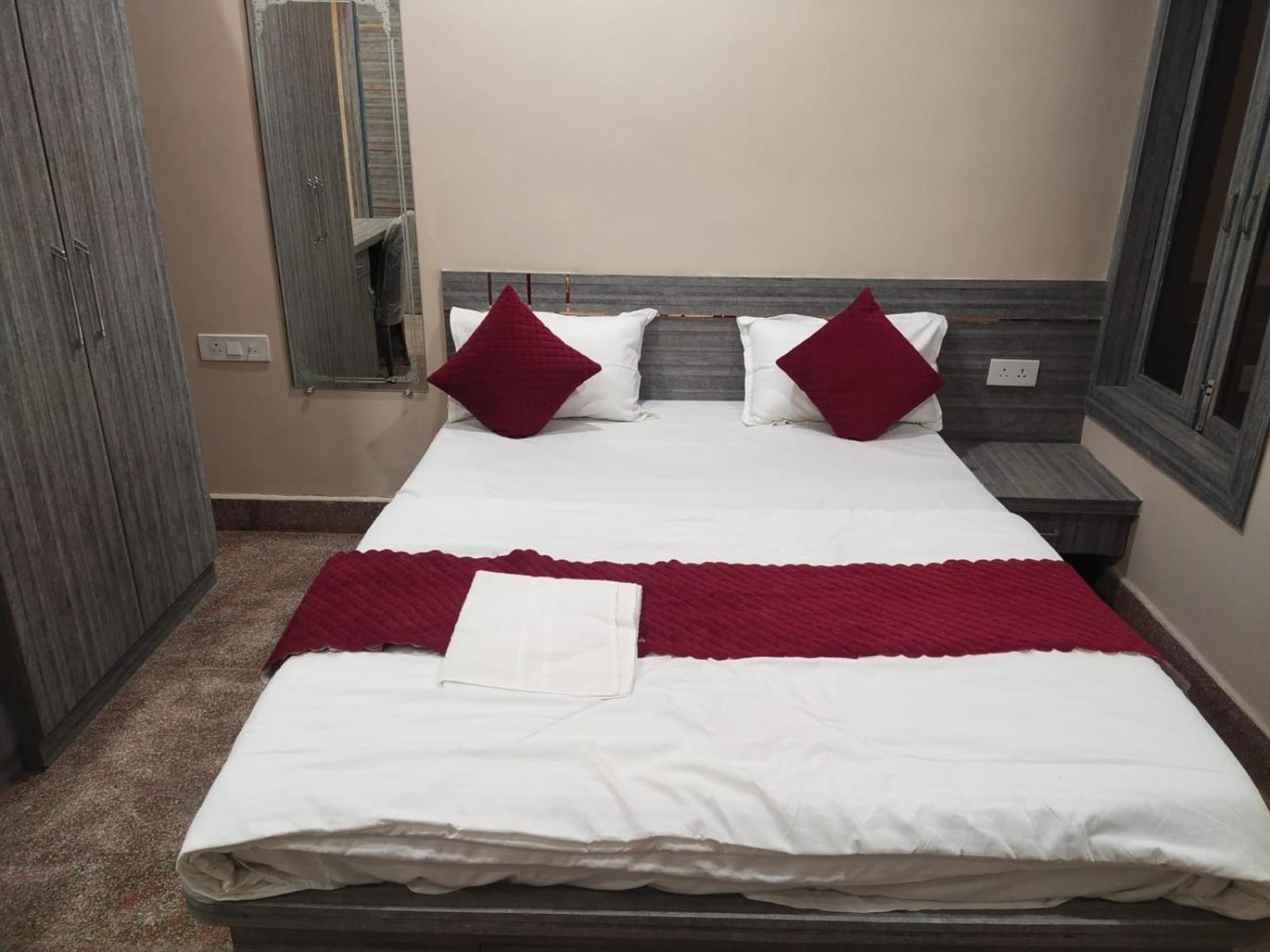 Hotel Utsav Palace Kanpur Exterior foto